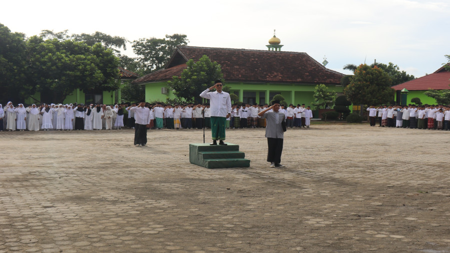 MTsN 2 Bandar Lampung Gelar Apel Hari Santri Nasional, Teguhkan Komitmen 